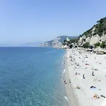 Grotta Dell'edera By Interhome Calice Ligure